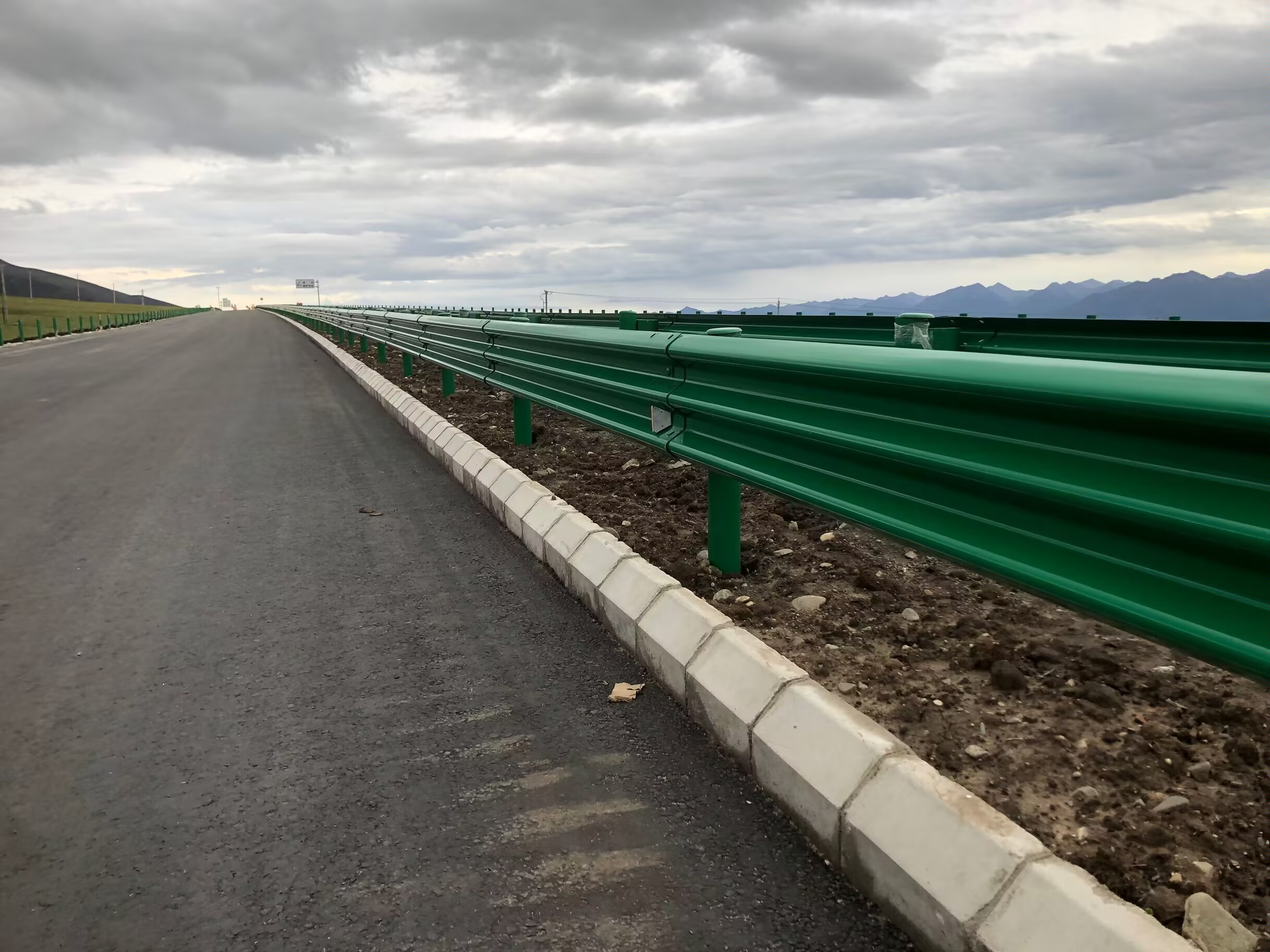阆中市乡村公路波形护栏高速公路波形护栏 - 推荐